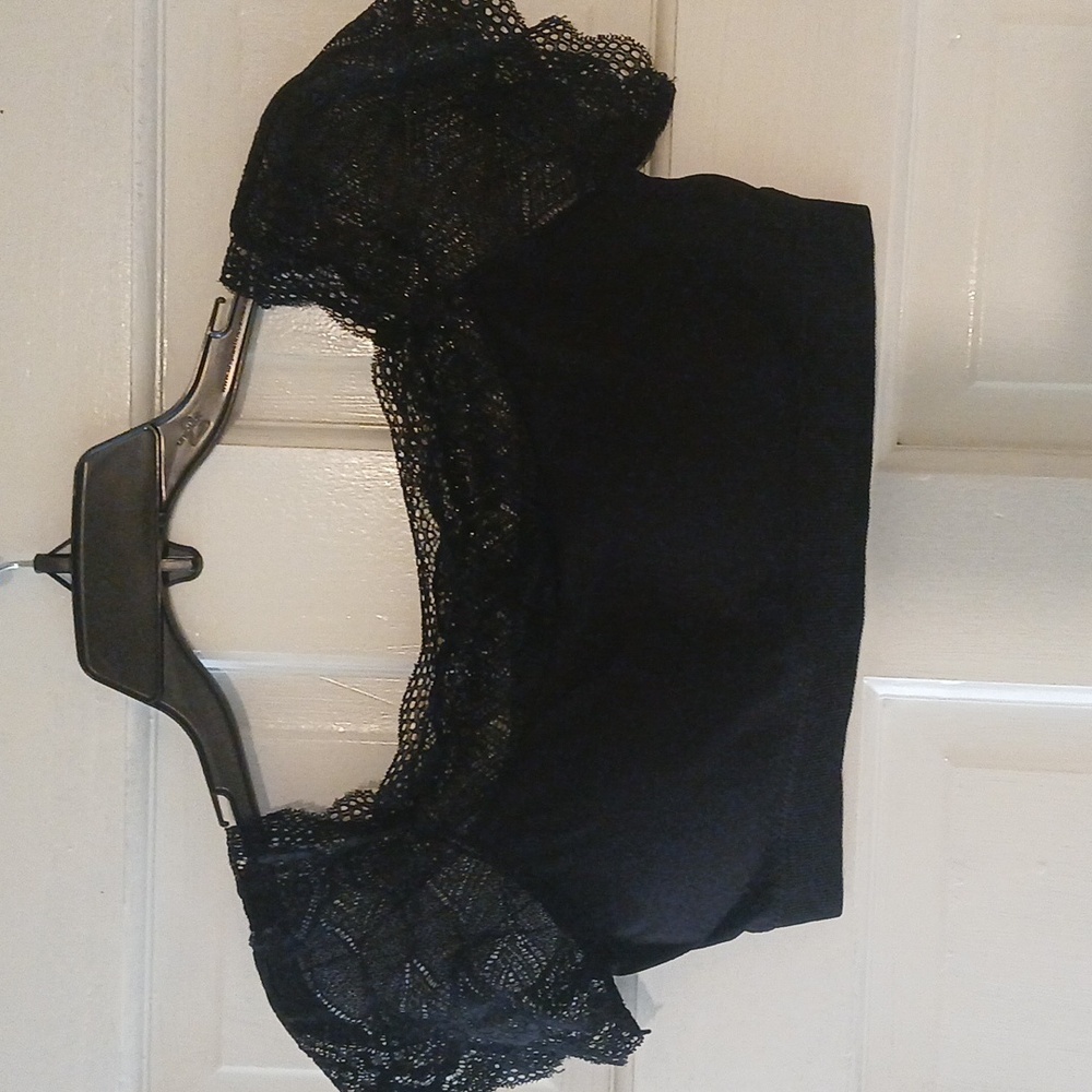 Elegant Black Lace Crop Top